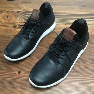 Vionic Black Leather Sneaker size 11.5